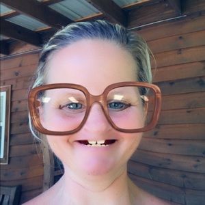 Meet your Posher, Alison